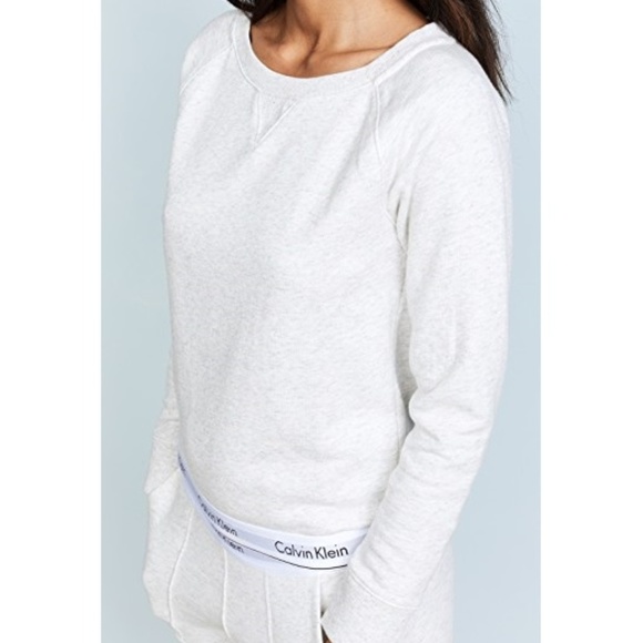 ✖️SOLD✖️Calvin Klein White Crewneck Sweatshirt - Picture 3 of 4